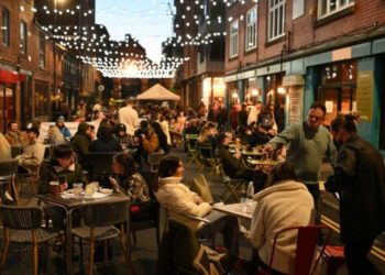 İngiltere'de 30 Ocak'tan bu yana en yüksek günlük vaka tespit edildi