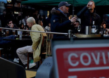 İngiltere'de Delta varyantı hızla yayılıyor