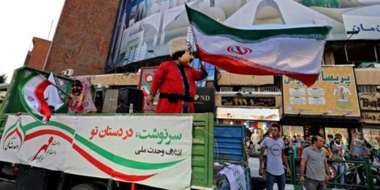 İran'da iki cumhurbaşkanı adayı seçimden çekildi