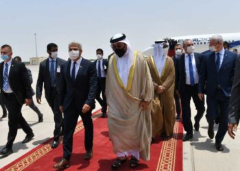İsrailli bir bakandan BAE'ye ilk ziyaret: Lapid, resmi görüşmeler için Abu Dhabi'de
