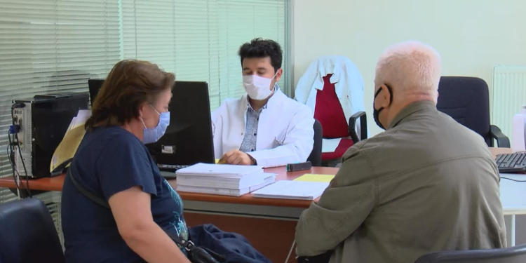 İstanbul Tıp Fakültesi tarafından COVID-19 Hastaları İzlem Merkezi araştırması: Koronavirüs erkeklerde unutkanlık, kadınlarda saç dökülmesi yaptı