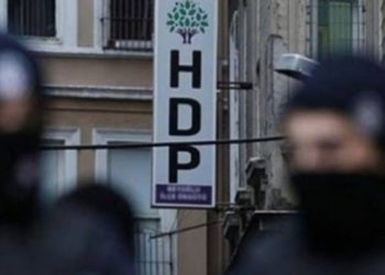 İstanbul'da ev baskınları: HDP üye ve yöneticileri gözaltında