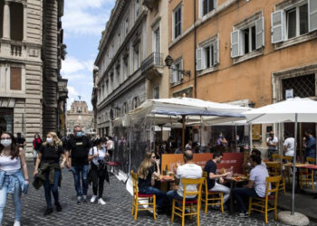 İtalya'da bin 390 yeni vaka açıklandı