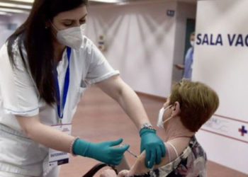 İtalya’da hükümetin 'kokteyl aşı' kararı tartışma yarattı