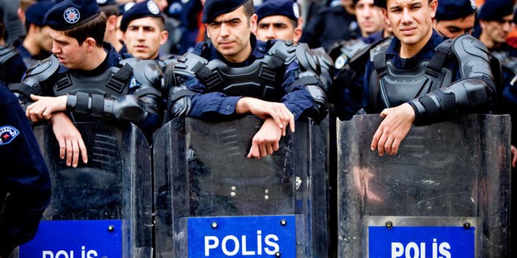 ‘Polis intiharları araştırılsın’ önergesi AKP ve MHP oylarıyla reddedildi