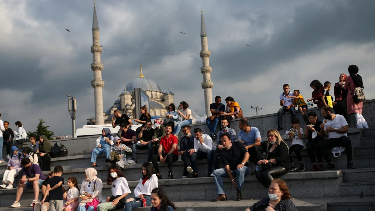 İstanbul’da Normalleşmenin Buruk Mutluluğu 