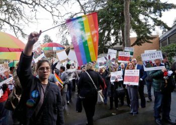 ABD Yüksek Mahkemesi eşcinsel çiftin siparişini almayan çiçekçinin temyiz başvurusunu geri çevirdi