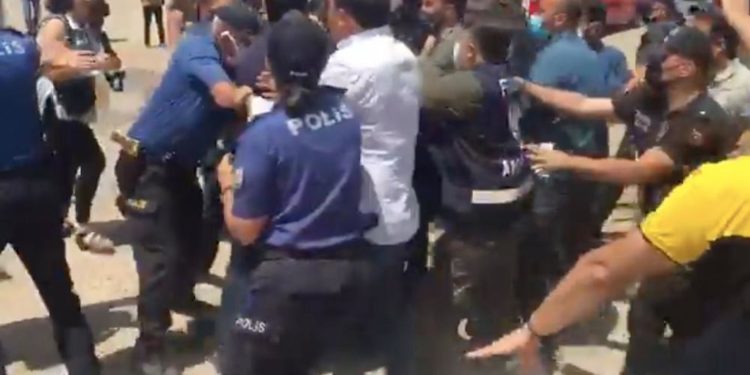HDP’nin Gergerlioğlu için Sincan Cezaevi önünde başlattığı Adalet Nöbeti’ne polis müdahalesi