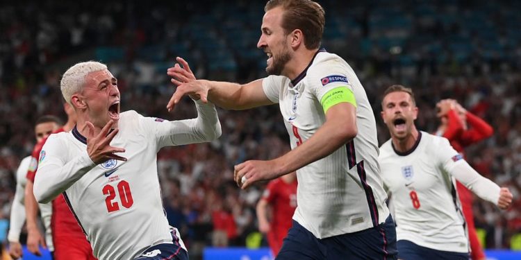 Danimarka’yı 2-1 yenen İngiltere, Avrupa Futbol Şampiyonası tarihinde ilk kez finale çıktı