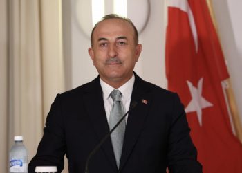 Çavuşoğlu: Yasa dışı göçmenlerin Belarus’a Türkiye üzerinden ulaştığı iddiası araştırılacak