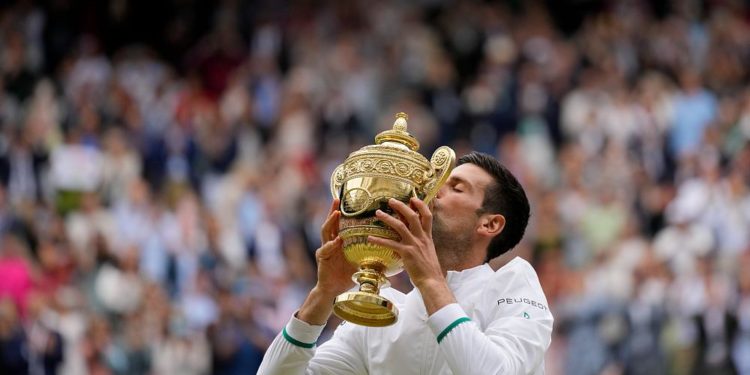 Wimbledon: Novak Djokovic 20. Grand Slam’ini kazanarak Federer ve Nadal’ı yakaladı