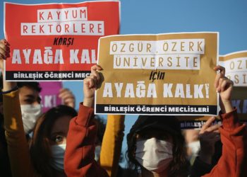 Avrupa üniversitelerinden kabul alan Boğaziçili öğrenciler: ‘Yasaklarla hakkımız gasp ediliyor’