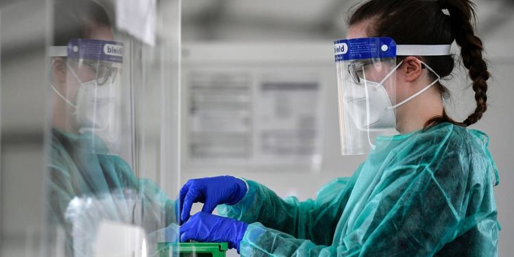 Avrupa’da Covid-19: Delta varyantı vakaları arttı; kısıtlamalar geri geliyor