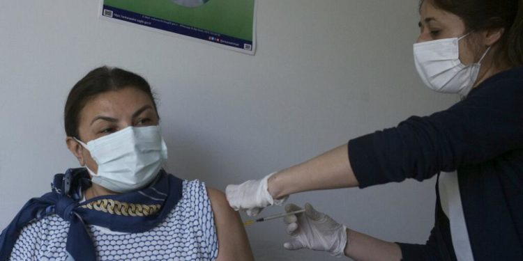 Türkiye’de Covid-19 tablosu: 5 bin 299 kişinin testi pozitif, 37 can kaybı, 881 bin 755 aşı