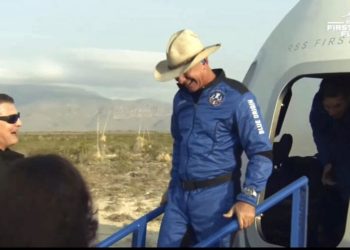 Jeff Bezos’un içinde olduğu New Shepard roketi ilk uzay yolculuğunu başarıyla tamamladı