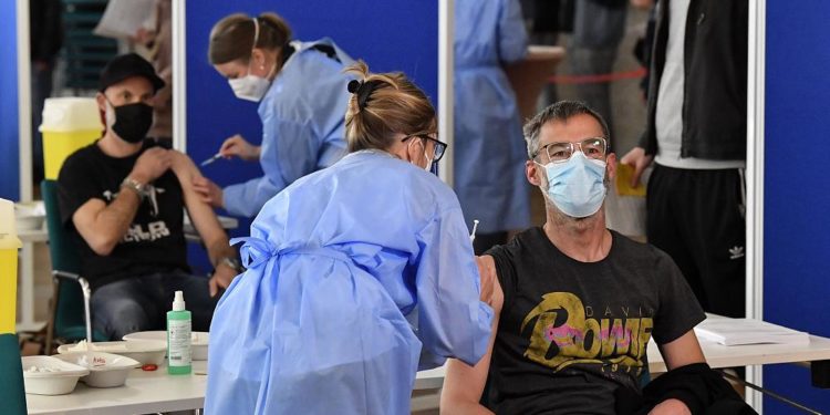 Covid-19: Macron’dan aşı için ulusal birlik çağrısı; Almanya yeni kısıtlama uyarısı yaptı