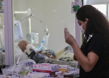 Türkiye’de 4 bin 537 kişinin Covid-19 testi pozitif çıktı, 45 kişi yaşamını yitirdi