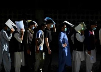 ‘Her gün 10 bin Afgan ülkeyi terk etmek için pasaport başvurusu yapıyor’