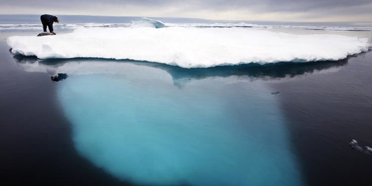 İklim krizi: Grönland yönetimi, adada tüm petrol arama faaliyetlerini askıya aldı