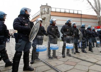 İtalya’da mahkumlara şiddet uygulayan 52 polis ve cezaevi yetkilisi görevden alındı