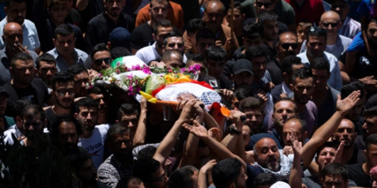 12 yaşındaki çocuğun İsrail askeri tarafından öldürülmesini protesto eden Filistinli, İsrail güvenlik güçleri tarafından öldürüldü