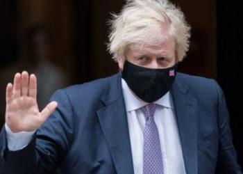 12 ülkeden bilim insanları, İngiltere'nin normalleşme planını eleştirdi: 'Hükümetin adımı etik dışı ve tehlikeli'