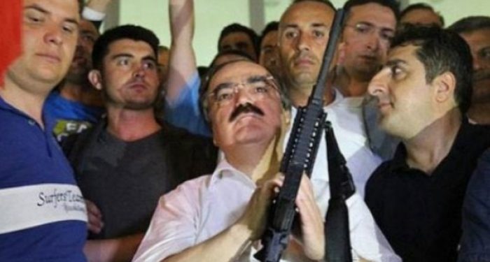 15 Temmuz’un Sakarya Valisi Hüseyin Avni Coş hayatını kaybetti
