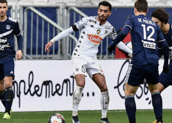 Fransa'da iki kulüp mali nedenlerden ötürü küme düşürüldü