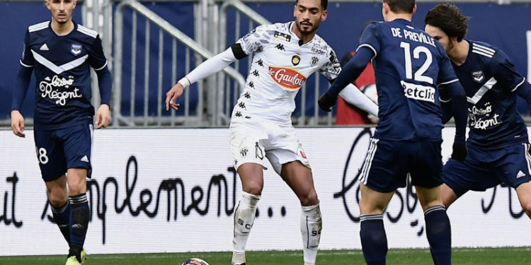 Fransa'da iki kulüp mali nedenlerden ötürü küme düşürüldü