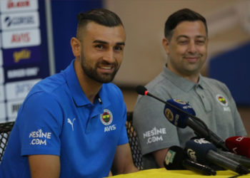 Fenerbahçe'nin yeni transferi Serdar Dursun: Buraya oturmaya değil formayı sırılsıklam yapmaya geldim