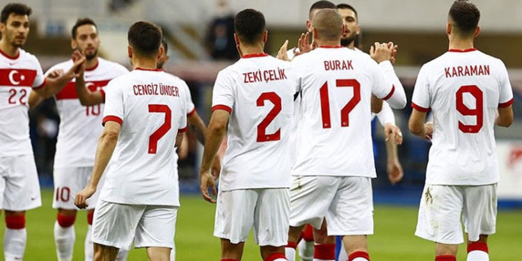 EURO 2020'nin en kötü ilk 11'inde 2 Türk futbolcu
