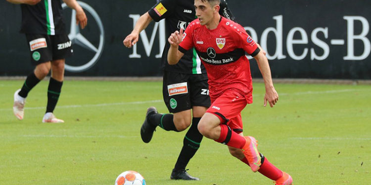 Stuttgart teknik direktöründen Ömer Faruk açıklaması: Bu seviyede bir oyuncuyu bedelsiz kadromuza katabildiğimiz için çok gururluyuz