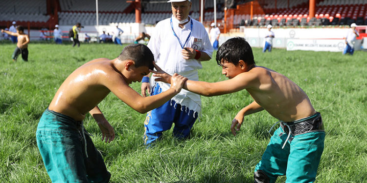 660. Tarihi Kırkpınar Yağlı Güreşleri başladı