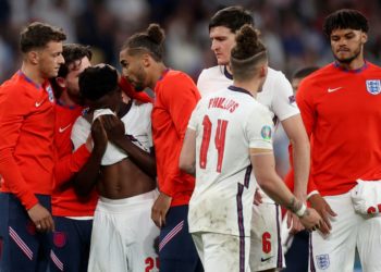 750 binden fazla imza toplandı: İngiltere'de "Irkçılar futbol maçlarına alınmasın" kampanyası