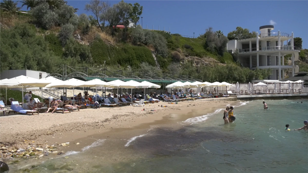 9 Günlük Tatil Çeşme’de Otelcilerin Yüzünü Güldürdü