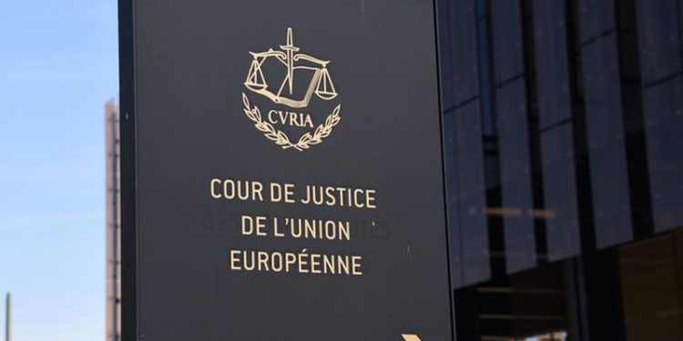 AB Macaristan ve Polonya için düğmeye bastı