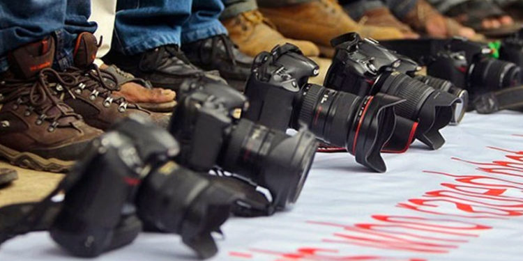 ABD Adalet Bakanlığı, soruşturmalarda gazetecilerin kayıtlarına girilmesini yasakladı