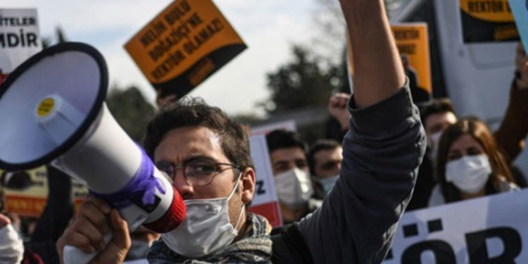 Akademisyen ve öğrenciler: İnci ile Bulu arasında bir fark yok