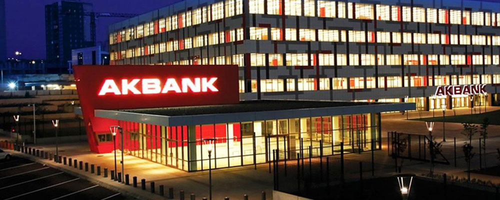 Akbank'ta yaşanan sistem arızası devam ediyor; müşteri borçlarının son ödemesi 1 gün ertelendi