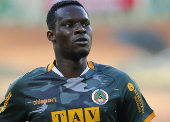 Alanyasporlu futbolcu Babacar, kalp spazmı geçirdi