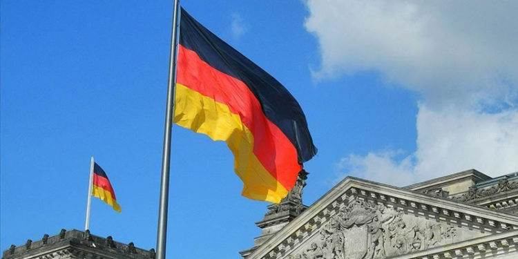 Almanya, 6 ülkeye daha seyahat kısıtlamalarını kaldırıyor