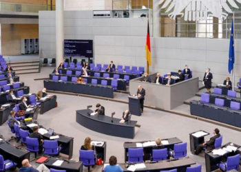 Almanya’da milletvekillerinin ek gelirleri arttı