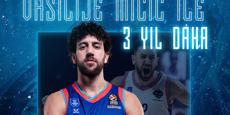 Anadolu Efes, Vasilije Micic'in sözleşmesini uzattı