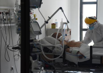 Ankara Tabip Odası Genel Sekreteri: Vakalar 5 binin altına düşemedi, ölenlerin yüzde 99'u iki aşısını olmayan kişiler