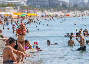 Antalya'da oteller satışları durdurdu; geceliği 20 bin euro olan villalarda bile yer kalmadı!