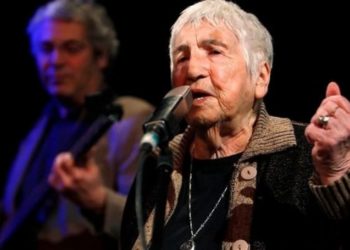 Auschwitz&rsquo;teki orkestranın &uuml;yesi hayatını kaybetti: Akordeon &ccedil;alarak kurtulmuştu