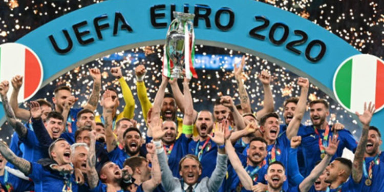 Avrupa Şampiyonu İtalya Milli Takımı'na devlet nişanı verilecek