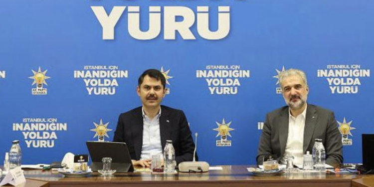 Bakan Kurum, İstanbul'daki AKP'li belediye başkanlarıyla değerlendirme toplantısı yaptı