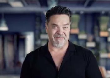 Beyazıt Öztürk: Normalleşmek için bilime ve aşıya güvenin