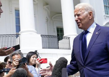 Biden: Covid-19 aşılarına dair sosyal medyadaki yanlış bilgiler insanları öldürüyor